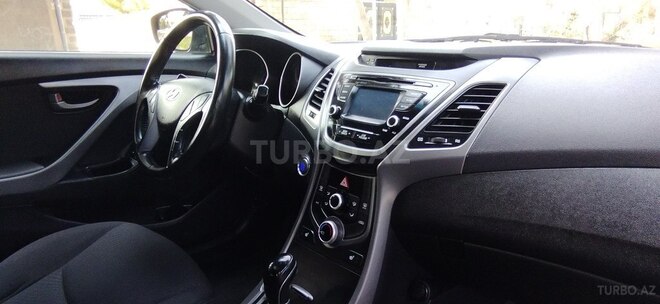 Hyundai Elantra 2015, 143,232 km - 1.8 l - Bakı