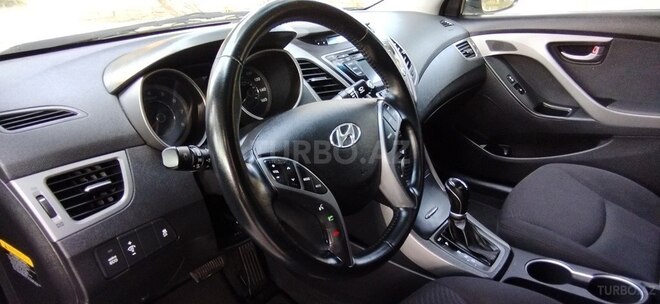 Hyundai Elantra 2015, 143,232 km - 1.8 l - Bakı