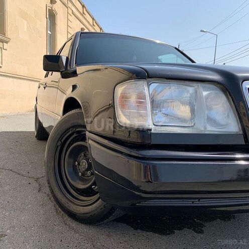 Mercedes E 220 1993, 600,000 km - 2.5 l - Bakı