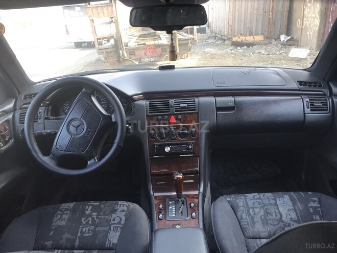 Mercedes E 230 1996, 417,000 km - 2.3 l - Xırdalan