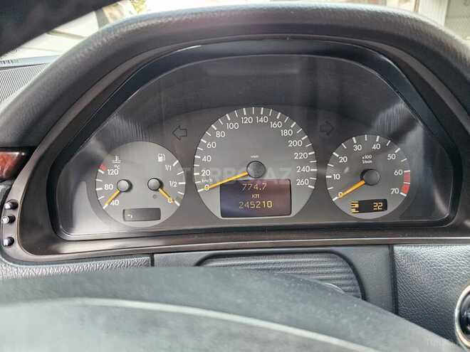 Mercedes E 260 2001, 245,210 km - 2.6 l - Bakı