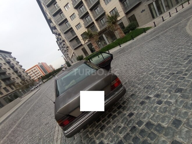 Mercedes E 200 1990, 100,000 km - 2.0 l - Bakı
