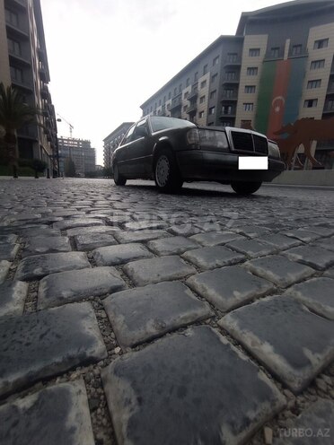 Mercedes E 200 1990, 100,000 km - 2.0 l - Bakı