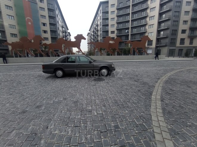 Mercedes E 200 1990, 100,000 km - 2.0 l - Bakı