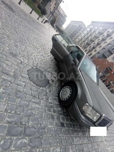 Mercedes E 200 1990, 100,000 km - 2.0 l - Bakı