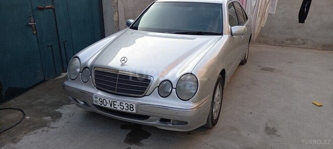 Mercedes E 220 2001, 355,000 km - 2.2 л - Bakı