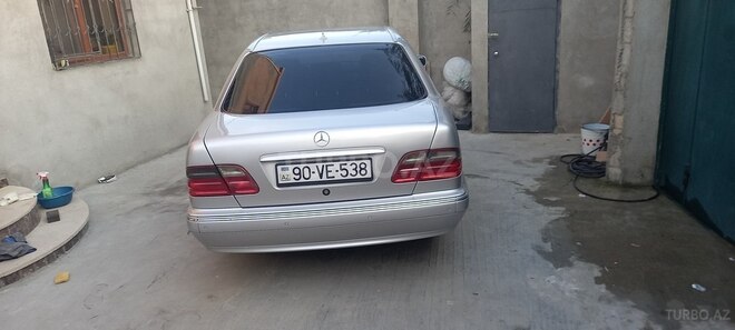 Mercedes E 220 2001, 355,000 km - 2.2 л - Bakı
