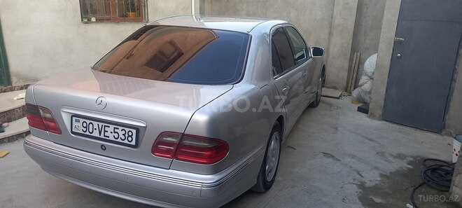 Mercedes E 220 2001, 355,000 km - 2.2 л - Bakı