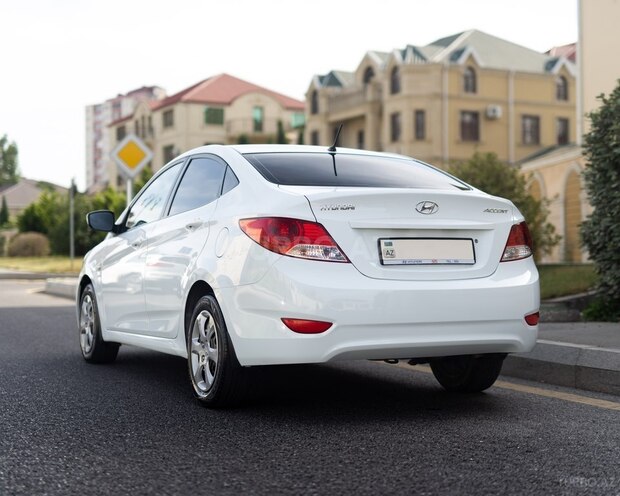 Hyundai Accent 2012, 111,350 km - 1.6 л - Bakı