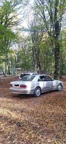 Mercedes E 220 1999, 505,600 km - 2.2 l - Şəki