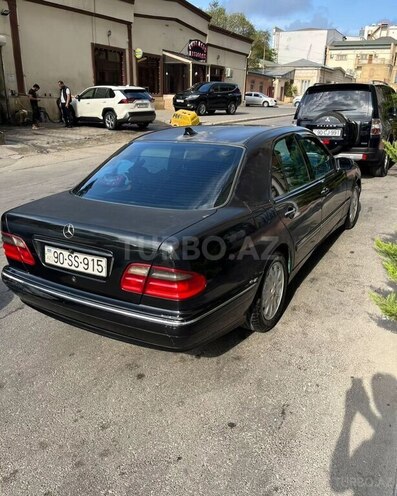 Mercedes E 270 2000, 425,852 km - 2.7 л - Ucar
