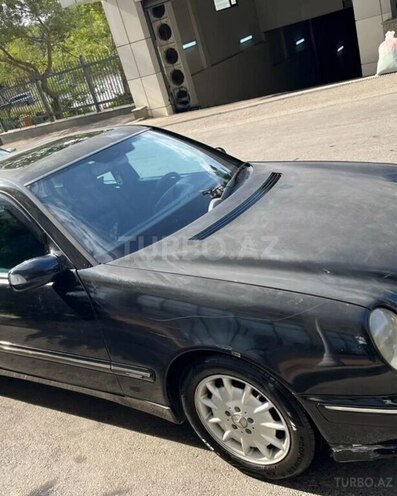 Mercedes E 270 2000, 425,852 km - 2.7 л - Ucar