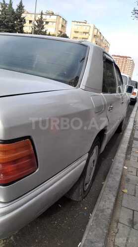 Mercedes E 220 1994, 310,000 km - 2.2 l - Bakı