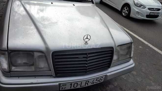 Mercedes E 220 1994, 310,000 km - 2.2 l - Bakı