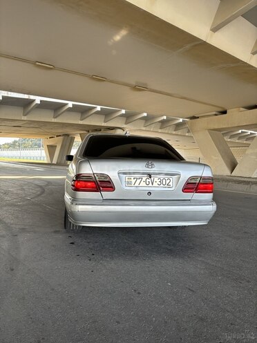 Mercedes E 220 2001, 500,000 km - 2.2 л - Bakı