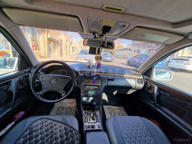 Mercedes E 240 1999, 340,000 km - 2.4 л - Bakı