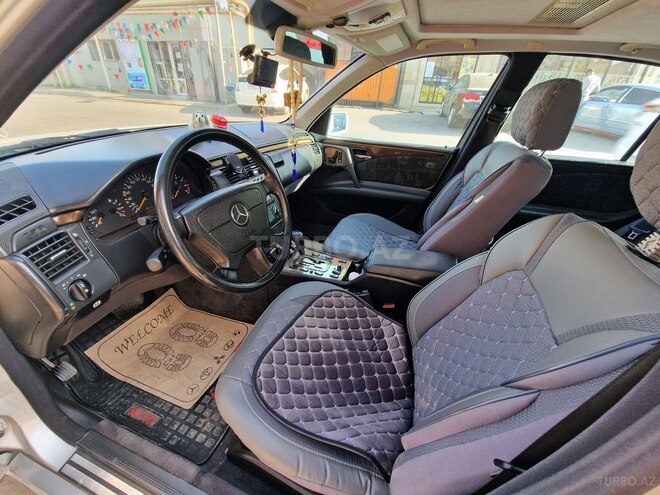 Mercedes E 240 1999, 340,000 km - 2.4 л - Bakı