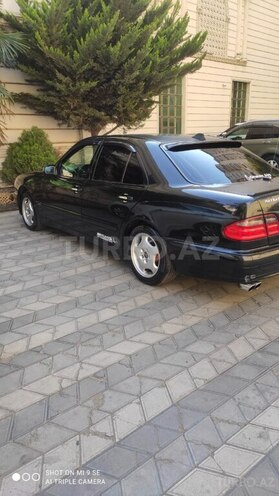 Mercedes E 220 2001, 256,000 km - 2.2 л - Bakı