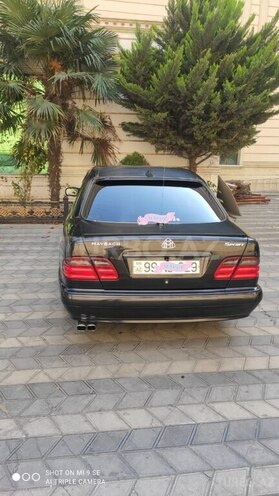 Mercedes E 220 2001, 256,000 km - 2.2 л - Bakı