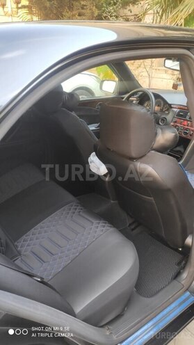 Mercedes E 220 2001, 256,000 km - 2.2 л - Bakı