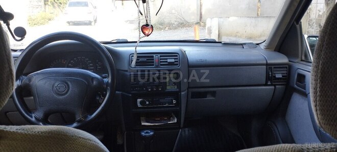 Opel Vectra 1995, 275,060 km - 2.0 л - Bakı