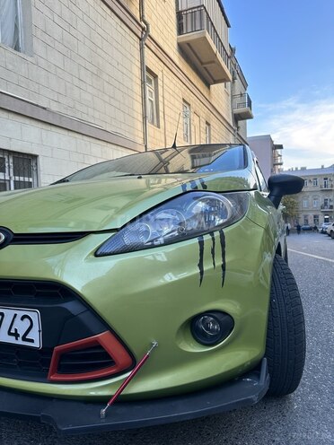 Ford Fiesta 2010, 330,000 km - 1.6 l - Bakı