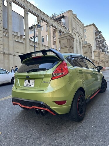 Ford Fiesta 2010, 330,000 km - 1.6 l - Bakı