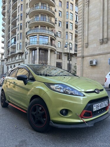 Ford Fiesta 2010, 330,000 km - 1.6 l - Bakı