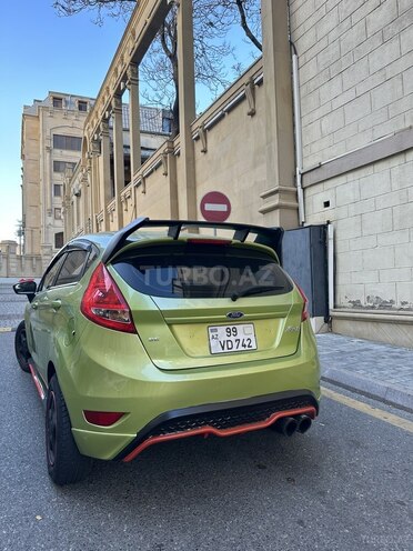 Ford Fiesta 2010, 330,000 km - 1.6 l - Bakı