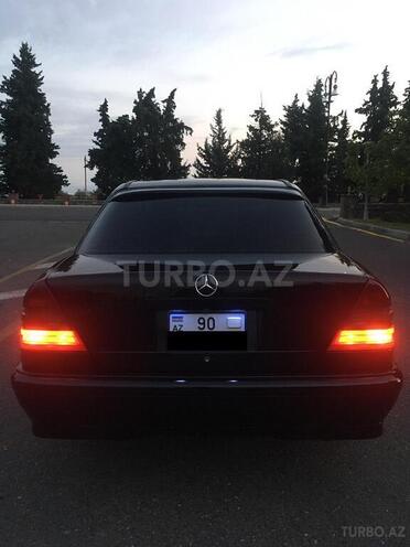 Mercedes C 230 1999, 182,000 km - 2.3 l - Qax