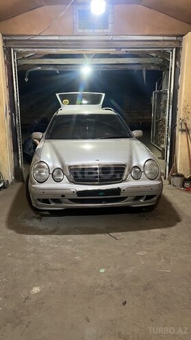 Mercedes E 220 2001, 498,525 km - 2.2 л - Bakı
