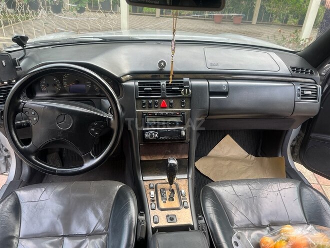 Mercedes E 220 2001, 498,525 km - 2.2 л - Bakı