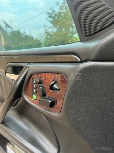 Mercedes E 220 2001, 498,525 km - 2.2 л - Bakı