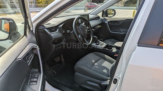 Toyota RAV4 2021, 29,000 km - 2.5 л - Bakı