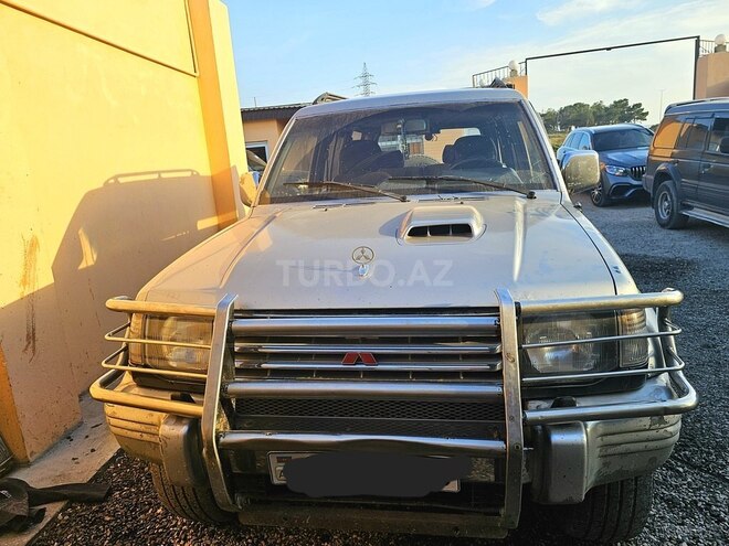 Mitsubishi Pajero 1995, 350,000 km - 2.8 l - Şabran