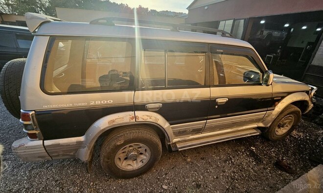 Mitsubishi Pajero 1995, 350,000 km - 2.8 l - Şabran