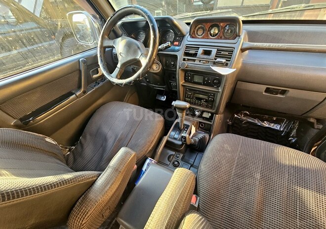 Mitsubishi Pajero 1995, 350,000 km - 2.8 l - Şabran