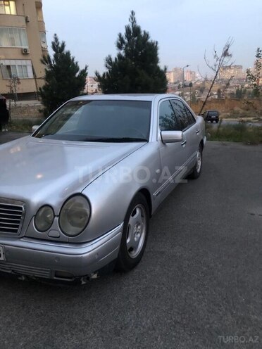 Mercedes E 240 1998, 427,000 km - 2.4 l - Bakı
