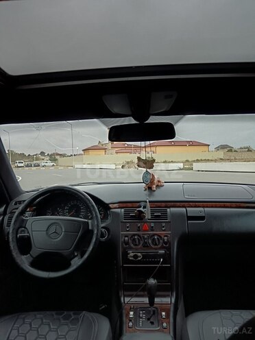 Mercedes E 200 1997, 468,000 km - 2.0 l - Sumqayıt