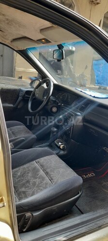 Opel Vectra 1996, 280,000 km - 1.6 л - Bakı
