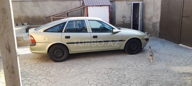 Opel Vectra 1996, 280,000 km - 1.6 л - Bakı