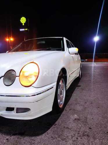 Mercedes E 220 2001, 241,754 km - 2.2 л - Bakı
