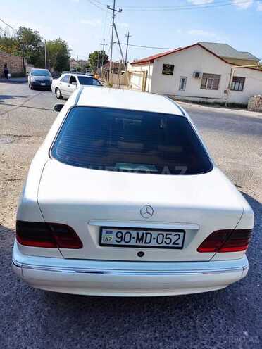 Mercedes E 220 2001, 241,754 km - 2.2 л - Bakı