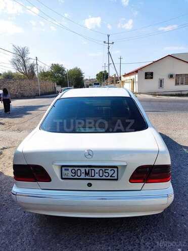 Mercedes E 220 2001, 241,754 km - 2.2 л - Bakı