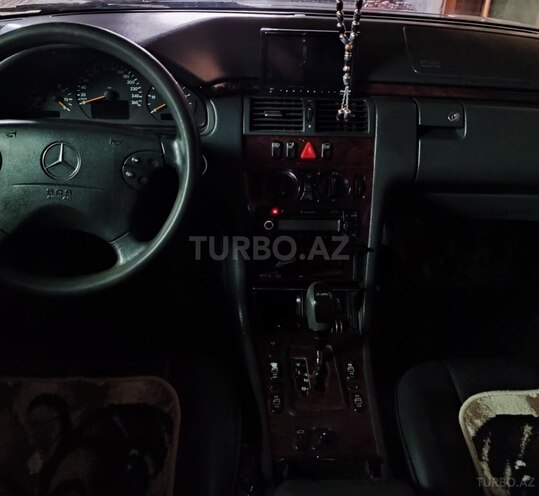 Mercedes E 220 2000, 316,000 km - 2.2 l - Bakı