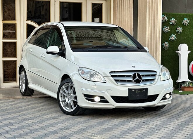Mercedes B 170 2011, 70,000 km - 1.7 l - Bakı