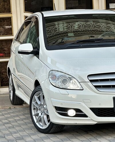 Mercedes B 170 2011, 70,000 km - 1.7 l - Bakı
