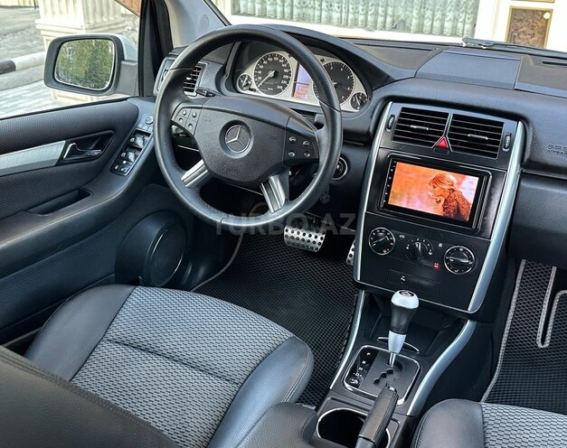 Mercedes B 170 2011, 70,000 km - 1.7 l - Bakı