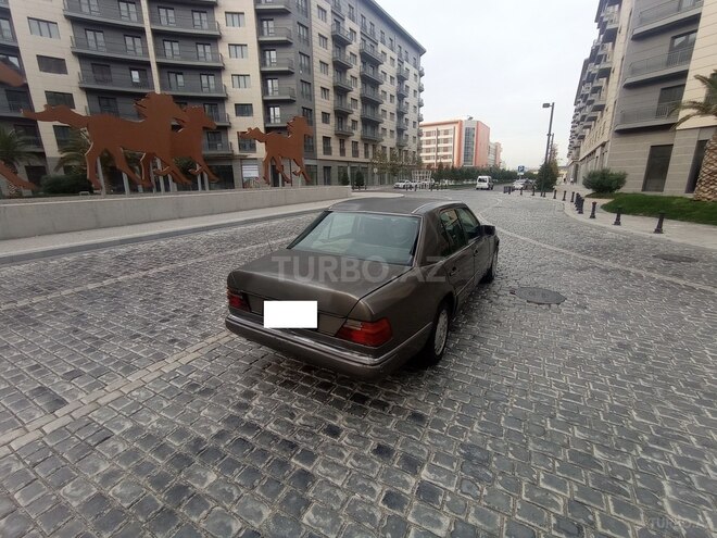 Mercedes E 200 1990, 100,000 km - 2.0 l - Bakı