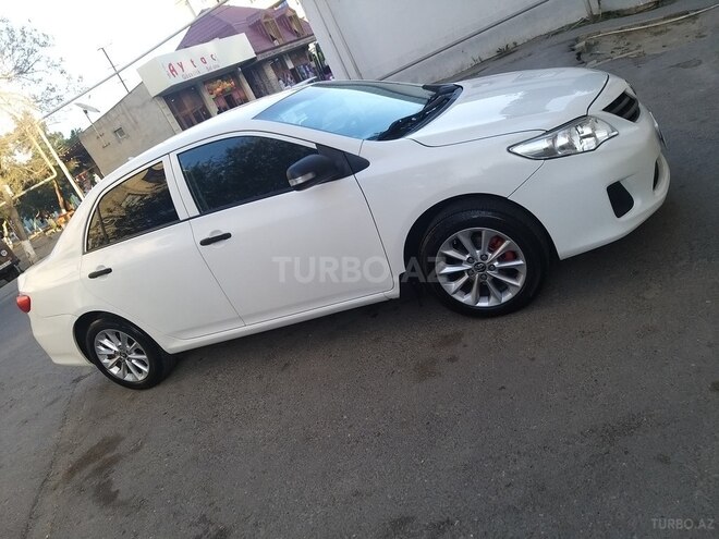 Toyota Corolla 2012, 318,000 km - 1.4 л - Şamaxı